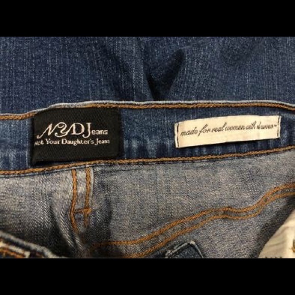 Women's NYDJ Crop Capri Jeans Lift Tuck Technology Size 8 - Picture 5 of 7